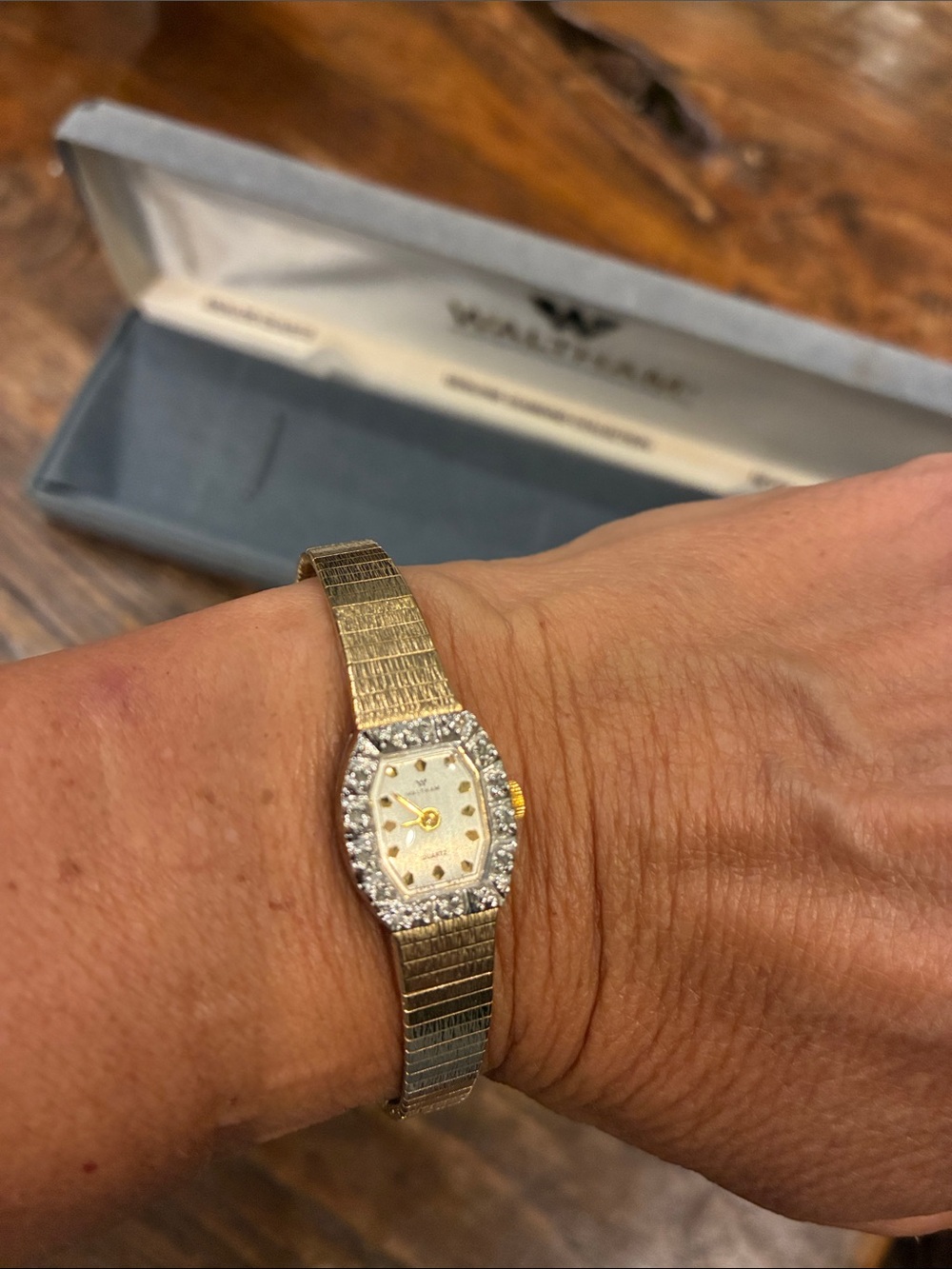 Waltham Women's Gold-Tone Diamond Accent Analog Quartz Bracelet Watch - Picture 4 of 4